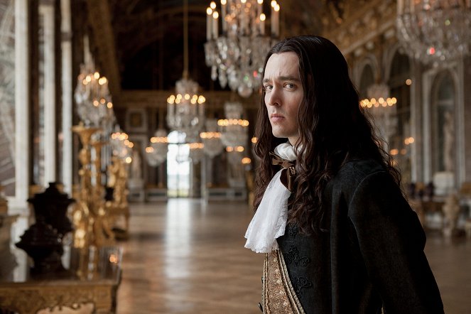 Versailles - Season 3 - Füst és tükrök - Filmfotók - George Blagden