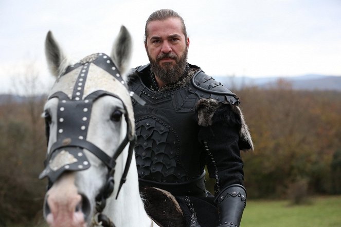 Diriliş: Ertuğrul - Season 4 - Ödlek - De la película - Engin Altan Düzyatan