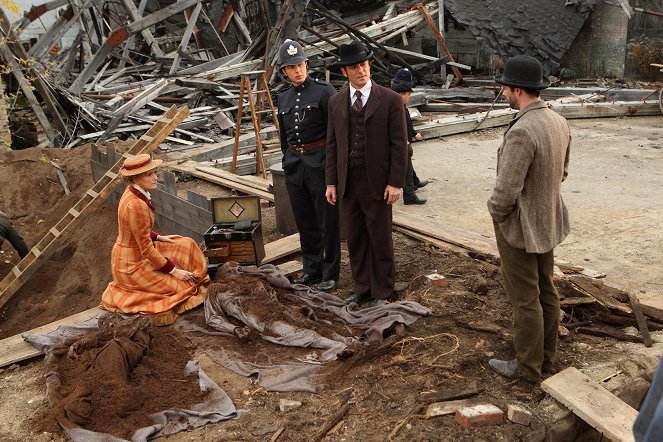 Murdoch Mysteries - Love and Human Remains - Filmfotos