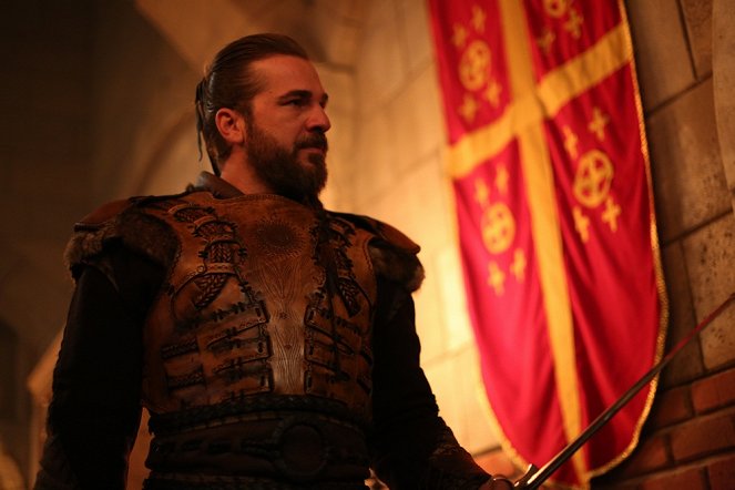 Diriliş: Ertuğrul - Bir Ölür Bin Diriliriz - De la película - Engin Altan Düzyatan