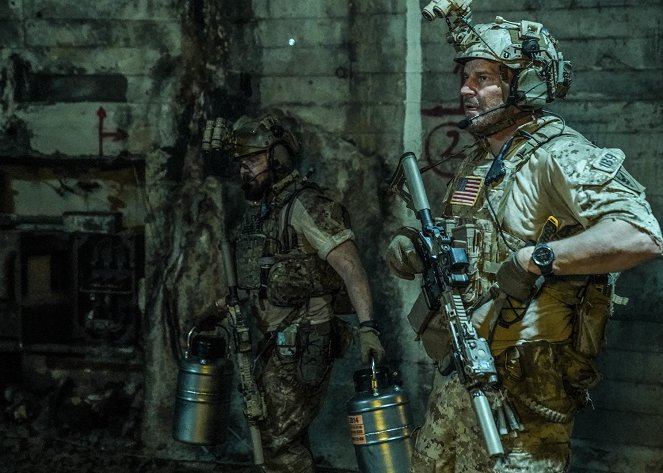 SEAL Team - Au fil de l'eau - Film - A. J. Buckley, David Boreanaz
