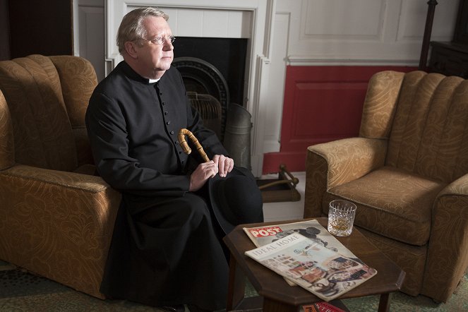 Father Brown - Season 4 - The Resurrectionists - Photos - Mark Williams