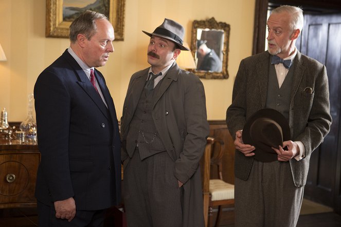 Father Brown - The Sins of the Father - Photos - Robert Daws, Jack Deam, Paul Bown