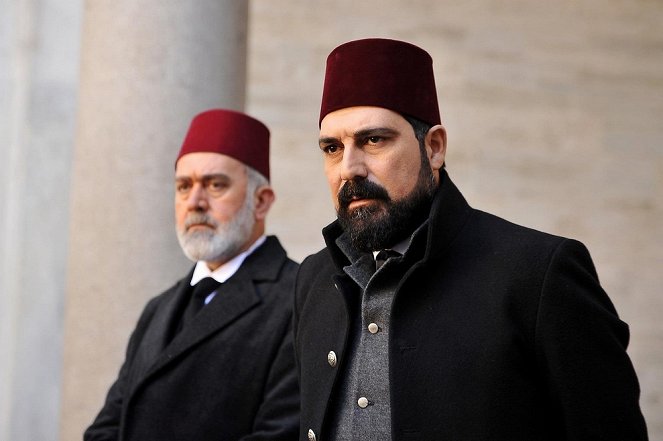 Payitaht: Abdülhamid - Episode 5 - Kuvat elokuvasta - Bahadır Yenişehirlioğlu, Bülent İnal