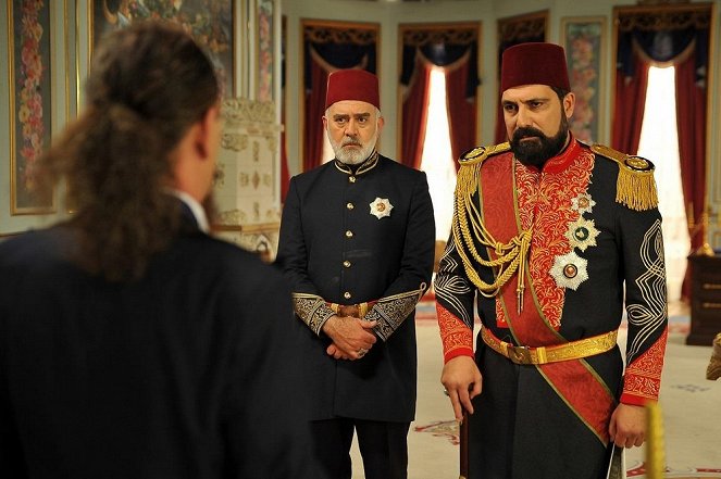 Payitaht: Abdülhamid - Episode 14 - De la película - Bahadır Yenişehirlioğlu, Bülent İnal