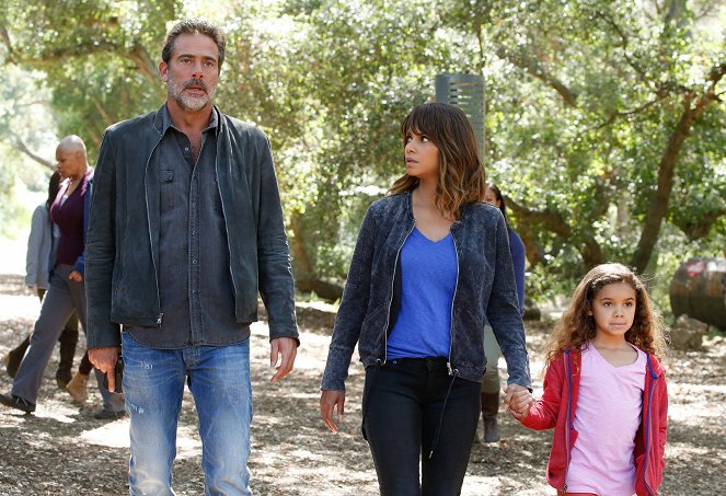 Extant - You Say You Want an Evolution - Z filmu - Jeffrey Dean Morgan, Halle Berry