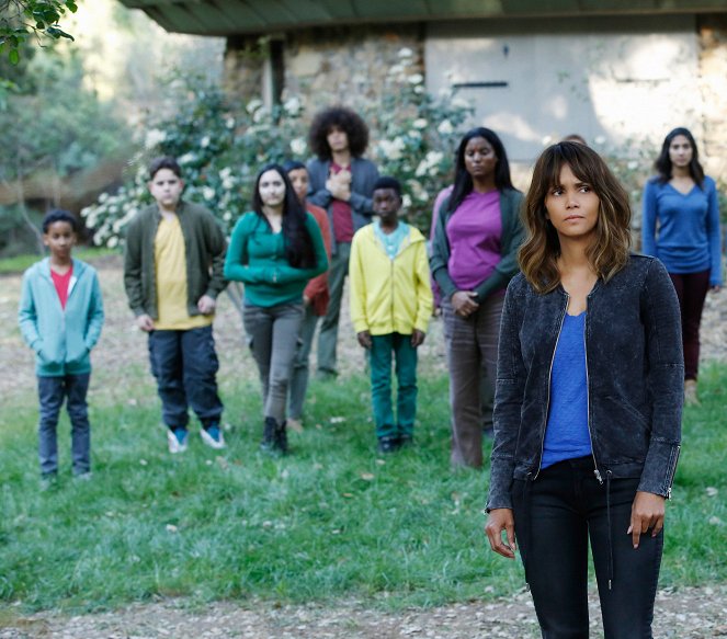 Extant - You Say You Want an Evolution - Kuvat elokuvasta - Halle Berry
