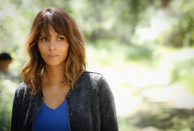 Extant - You Say You Want an Evolution - Z filmu - Halle Berry