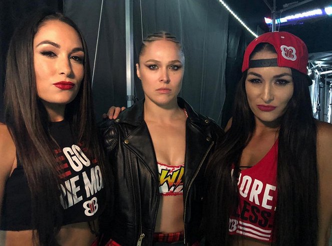 WWE Super Show-Down - Tournage - Nicole Garcia, Ronda Rousey, Brianna Garcia
