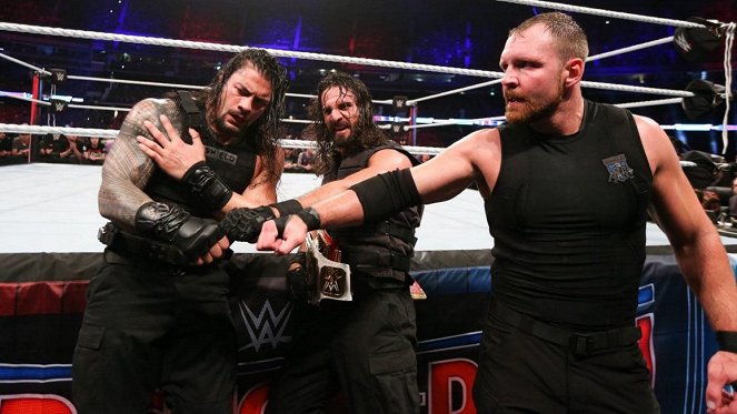 WWE Super Show-Down - Filmfotók - Joe Anoa'i, Colby Lopez, Jonathan Good