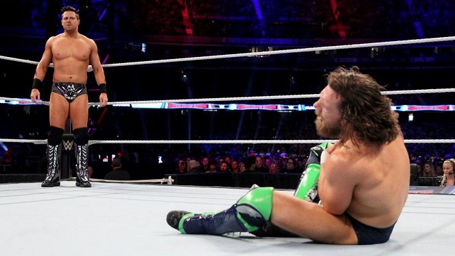 WWE Super Show-Down - Photos - Mike "The Miz" Mizanin, Bryan Danielson