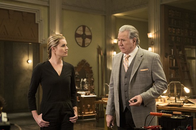 The Librarians - And the Fangs of Death - Photos - Rebecca Romijn, John Larroquette