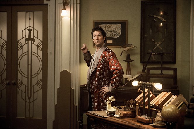 The Librarians - And the Fangs of Death - Photos - Noah Wyle