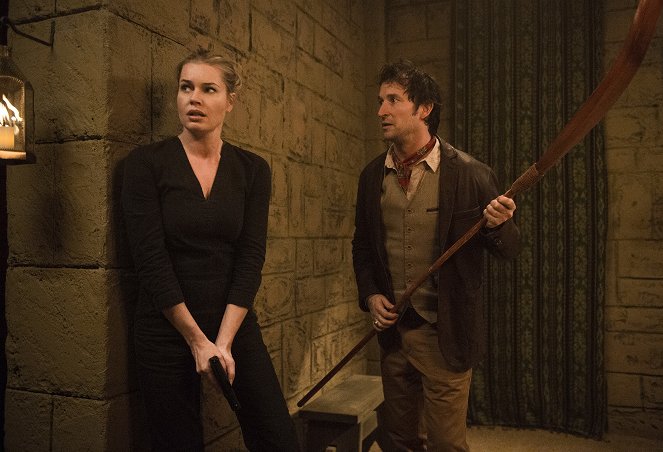 The Librarians - And the Fangs of Death - Kuvat elokuvasta - Rebecca Romijn, Noah Wyle