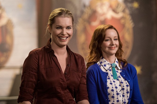 The Librarians - And the Tears of a Clown - Van film - Rebecca Romijn, Lindy Booth