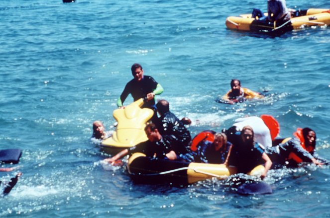 Baywatch - Die Rettungsschwimmer von Malibu - Season 9 - Der Flugzeugabsturz - Teil 1 - Filmfotos