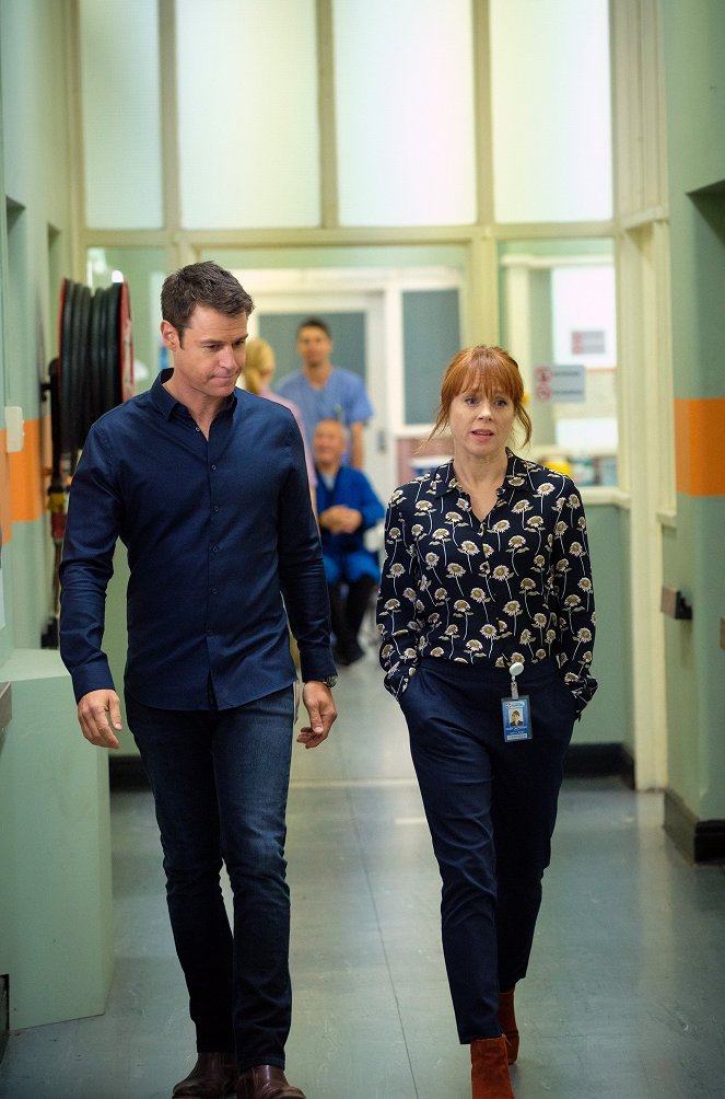 Rodger Corser, Hayley McElhinney