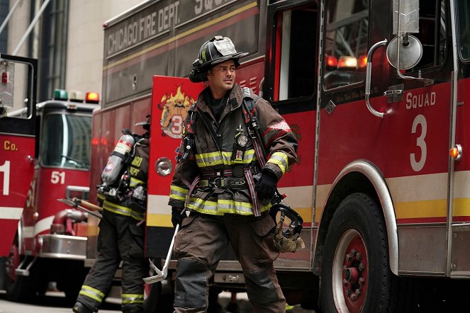 Chicago Fire - Season 7 - Going to War - Photos - Taylor Kinney