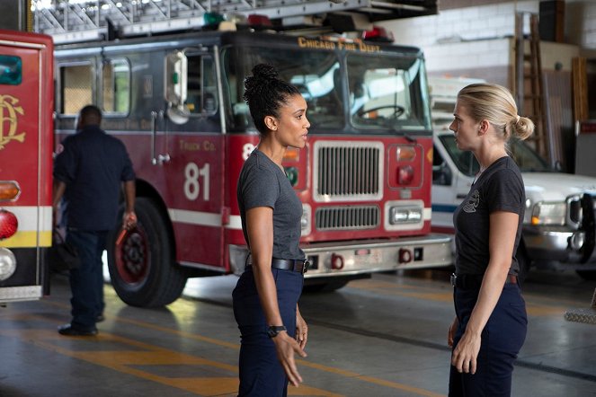 Chicago Fire - Season 7 - This Isn't Charity - Photos - Annie Ilonzeh, Kara Killmer