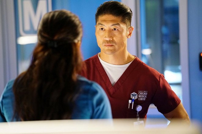 Nemocnice Chicago Med - Série 4 - When To Let Go - Z filmu - Brian Tee