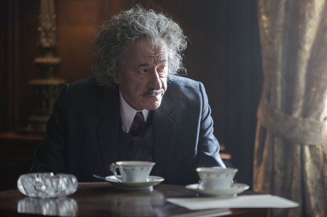 Geniusz - Chapter Nine - Z filmu - Geoffrey Rush