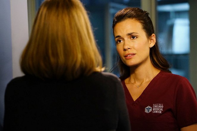Chicago Med - What You Don't Know - Van film - Torrey DeVitto