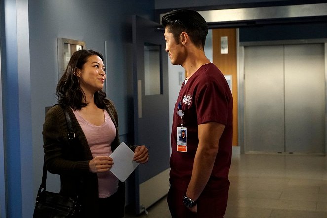 Chicago Med - What You Don't Know - Van film - Arden Cho, Brian Tee