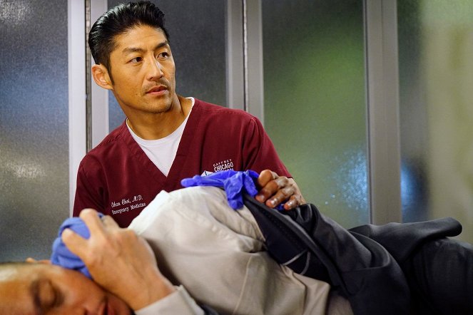 Chicago Med - What You Don't Know - Van film - Brian Tee