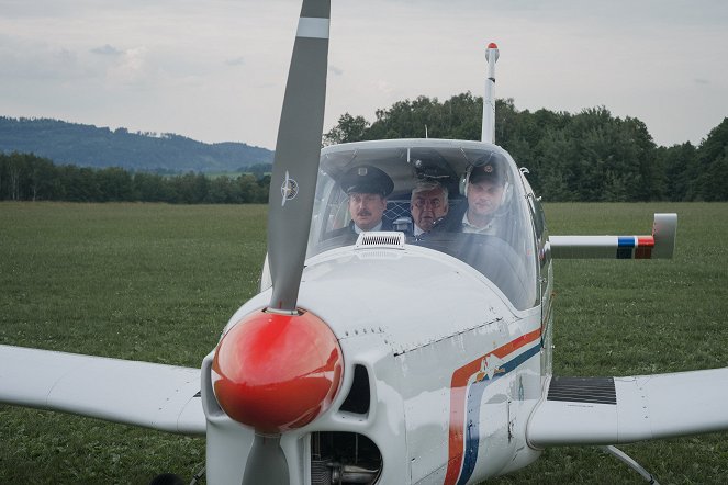 Doktor Martin: Záhada v Beskydech - Filmfotos - Robert Mikluš, Miroslav Donutil, Marek Geišberg