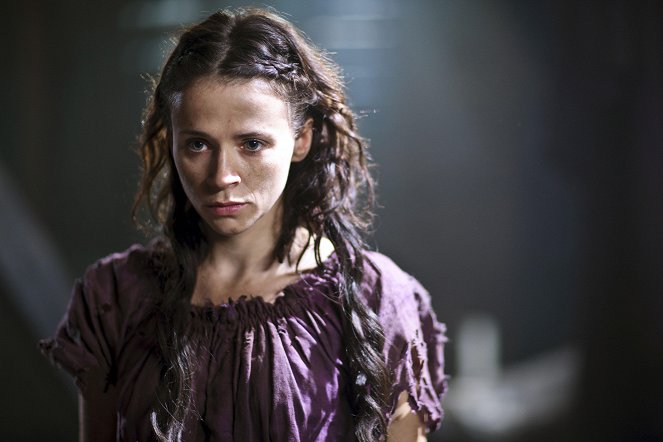 Merlin - Season 4 - Lamia - Photos - Charlene McKenna