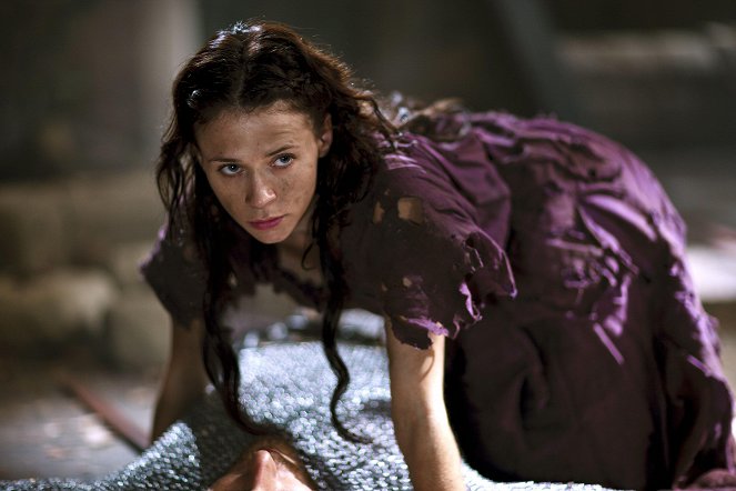 Merlin - Season 4 - Lamia - Photos - Charlene McKenna