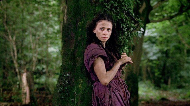 Merlin - Season 4 - Lamia - Photos - Charlene McKenna