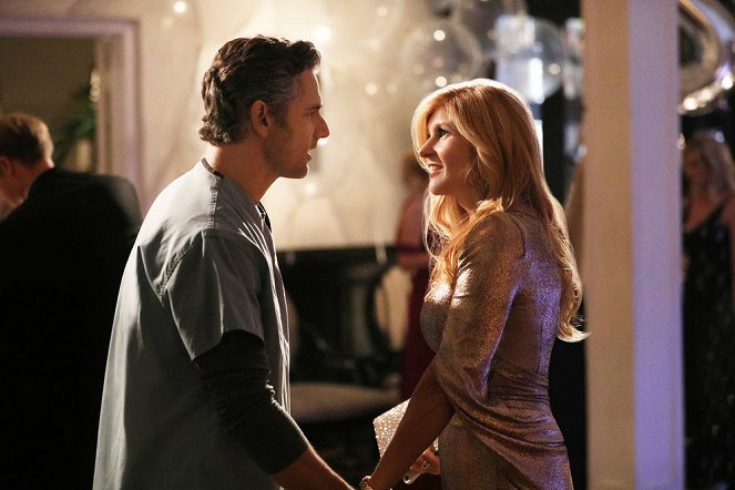 Dirty John - Betretbare Träume - Filmfotos - Eric Bana, Connie Britton