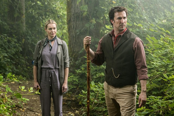 The Librarians - And the Eternal Question - Photos - Rebecca Romijn, Noah Wyle