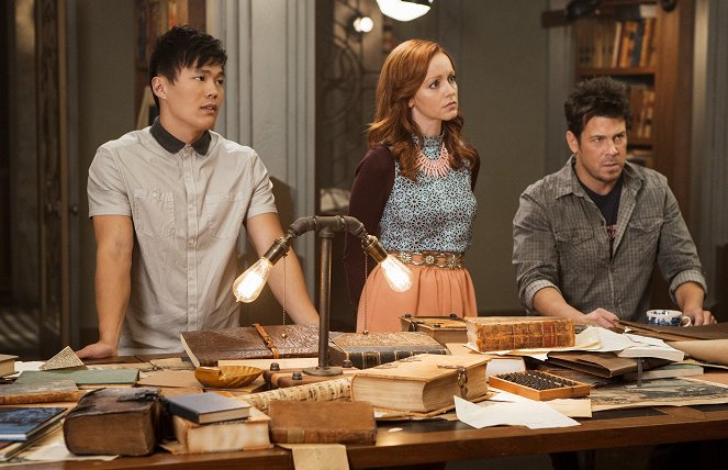 The Librarians - And the Fatal Separation - Photos - John Harlan Kim, Lindy Booth, Christian Kane