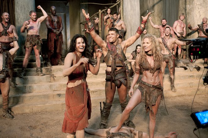 Spartacus - Potwory - Z filmu - Peter Mensah, Katrina Law, Manu Bennett, Liam McIntyre, Ellen Hollman, Daniel Feuerriegel