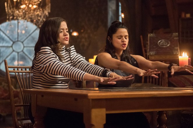 Charmed - Let this Mother Out - Photos - Sarah Jeffery, Melonie Diaz