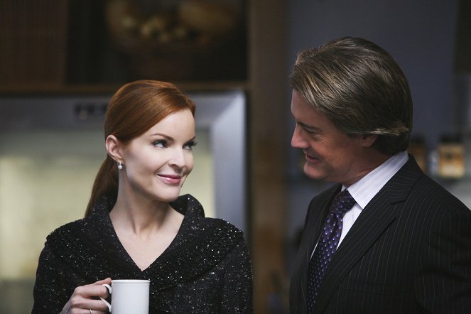 Desperate Housewives - A Spark. To Pierce the Dark. - Photos - Marcia Cross, Kyle MacLachlan