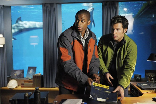 Psych - Dilis detektívek - Tenger alatt az ibolyát - Filmfotók - Dulé Hill, James Roday Rodriguez