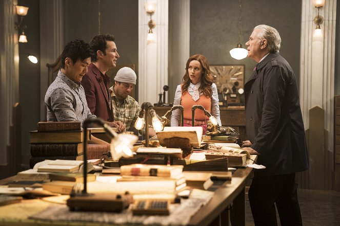 The Librarians - And the Graves of Time - Photos - John Harlan Kim, Noah Wyle, Christian Kane, Lindy Booth, John Larroquette