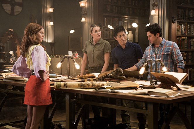 The Librarians - And a Town Called Feud - Photos - Lindy Booth, Rebecca Romijn, John Harlan Kim, Christian Kane