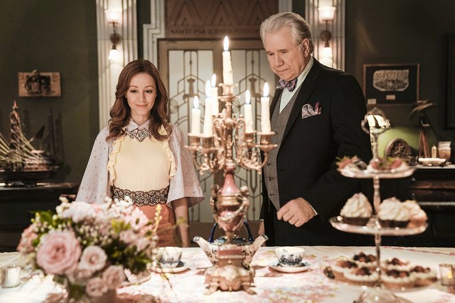The Librarians - And a Town Called Feud - Photos - Lindy Booth, John Larroquette