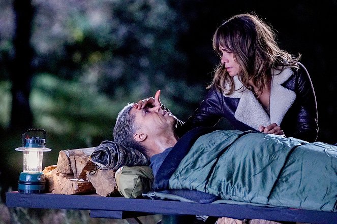 Extant - Season 2 - Arms and the Humanich - Photos