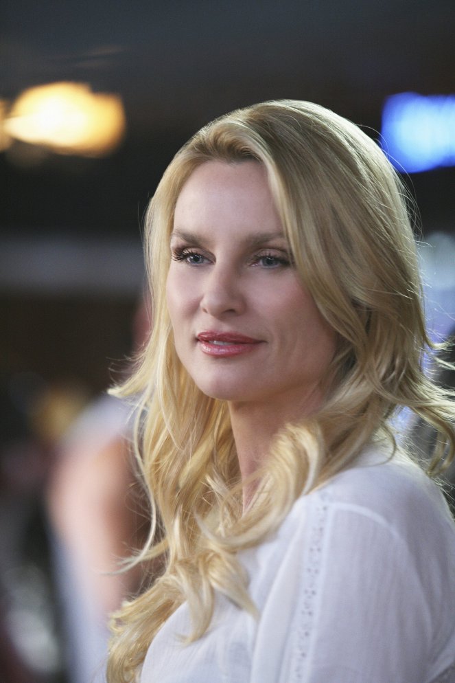 Mujeres desesperadas - Look Into Their Eyes and You See What They Know - De la película - Nicollette Sheridan