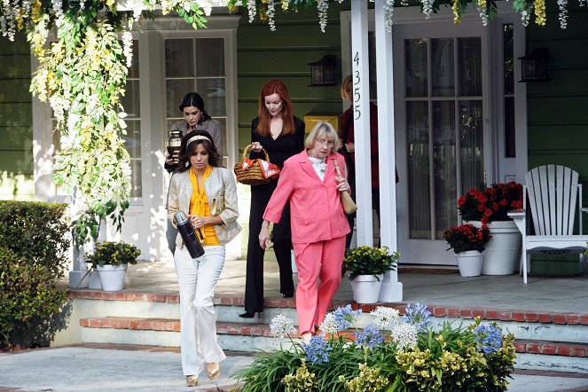 Desperate Housewives - Die letzte Ruhestätte - Filmfotos - Teri Hatcher, Eva Longoria, Marcia Cross, Kathryn Joosten
