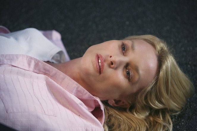 Desperate Housewives - Season 5 - Look Into Their Eyes and You See What They Know - Photos - Nicollette Sheridan