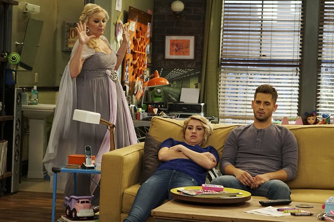 Baby Daddy - The Tuck Stops Here - Photos - Melissa Peterman, Chelsea Kane, Jean-Luc Bilodeau