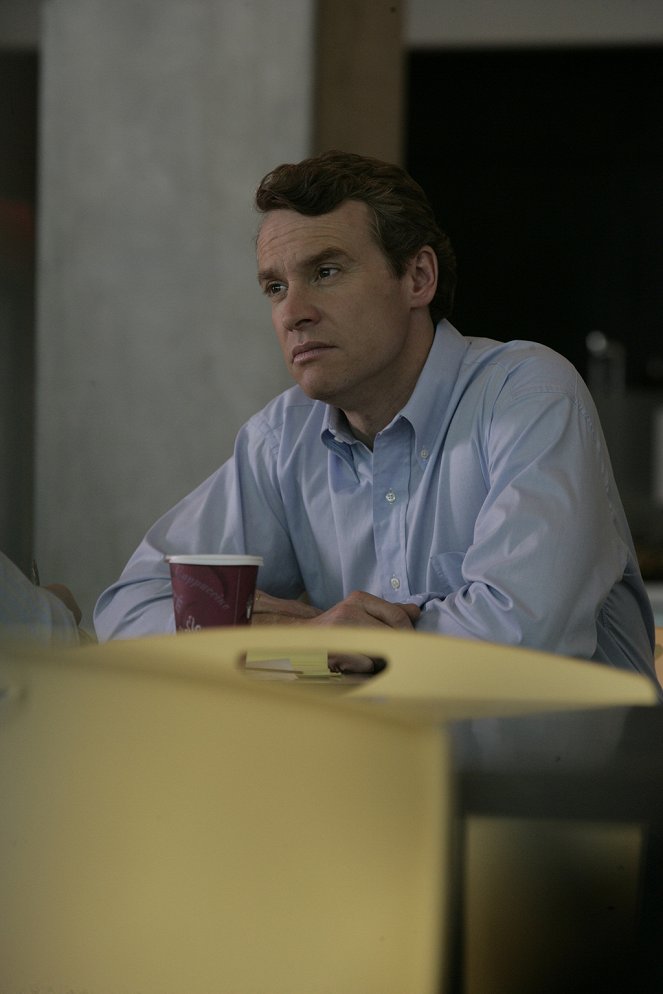 Damages - Season 1 - And My Paralyzing Fear of Death - Photos - Tate Donovan