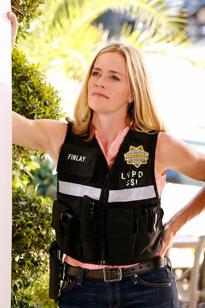 CSI: Crime Scene Investigation - Season 15 - Road to Recovery - Photos - Elisabeth Shue
