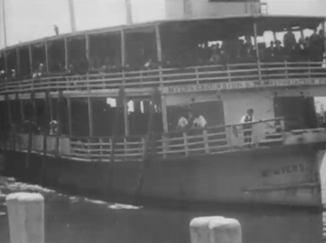 Immigrants Landing at Ellis Island - Filmfotos